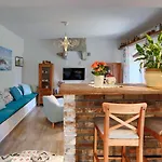 Nicolara By Interhome