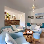 بيت للعطل Nicolara By Interhome