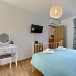 بيت للعطل Nicolara By Interhome بوزت