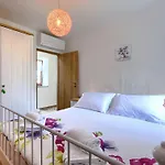 Nicolara By Interhome بوزت