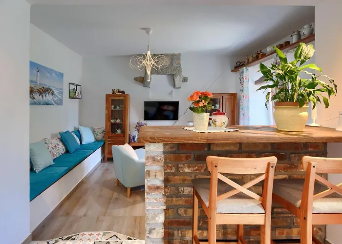Nicolara By Interhome